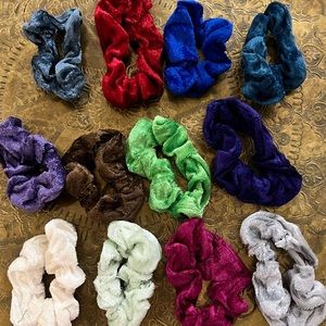 MYSTERY PACK - 4 Velvet Scrunchies Pack